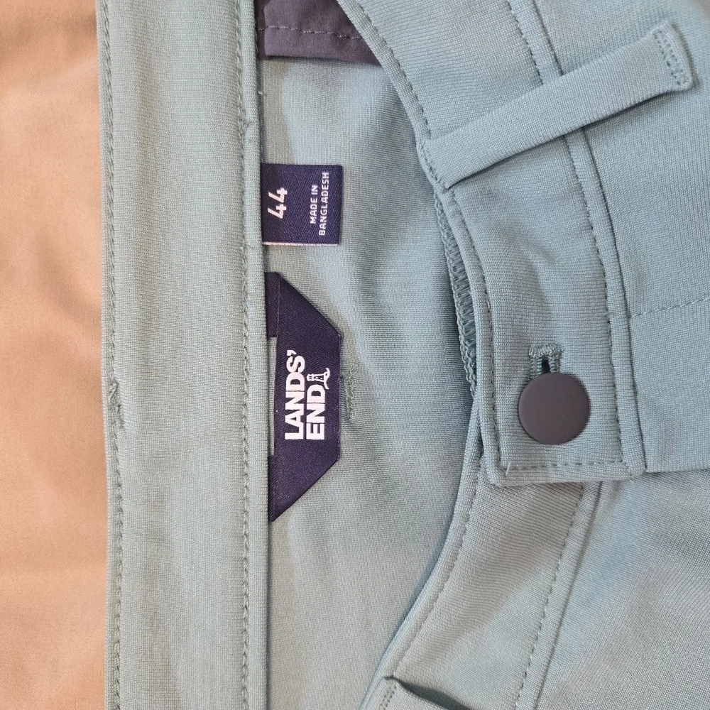 Lands End 44 Green Flat Front Golf Flex Shorts with Modern Fit